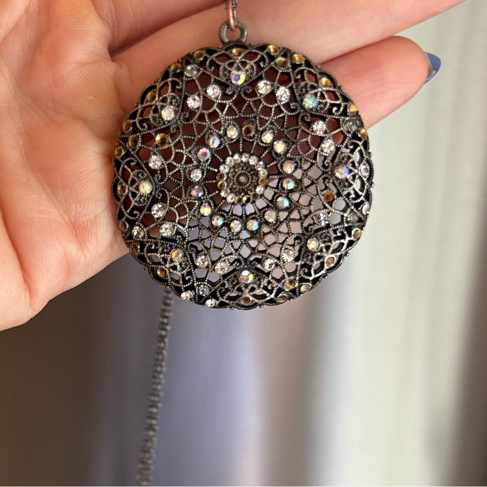 Pendant necklace